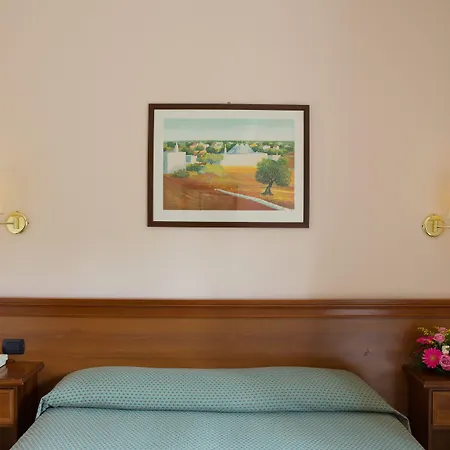 拉玛朋杜拉酒店 4*