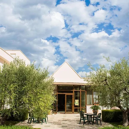 Ramapendula فندق 4*